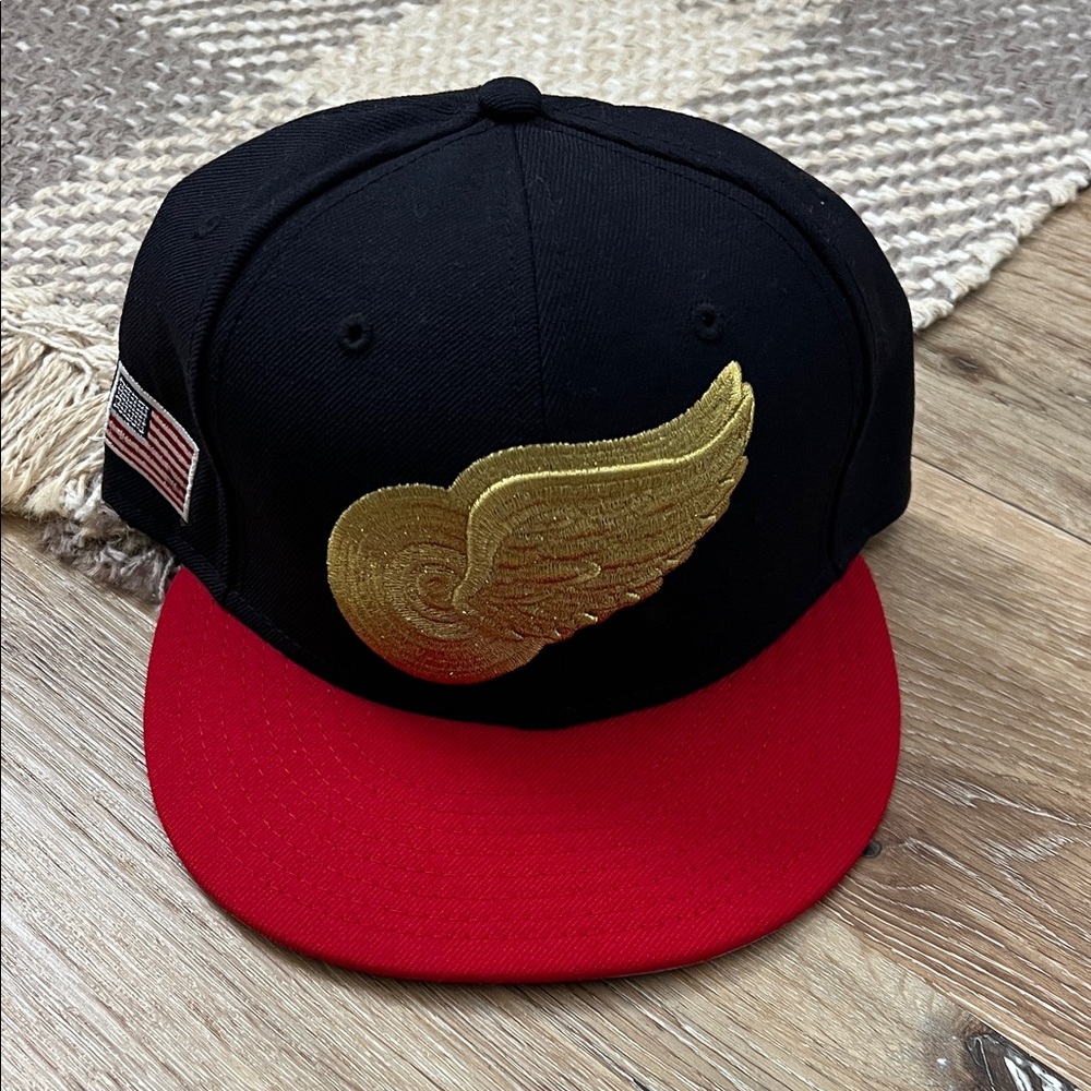 Detroit Red Wings New Era Fitted Hat, Size 7 1/2